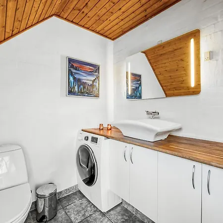 Holiday home Family-friendly With Pool, Located Close To The North Sea In Vrist,