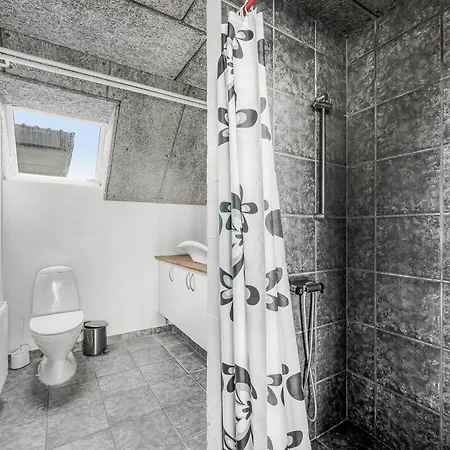 Family-friendly With Pool, Located Close To The North Sea In Vrist Dom wakacyjny Harboør