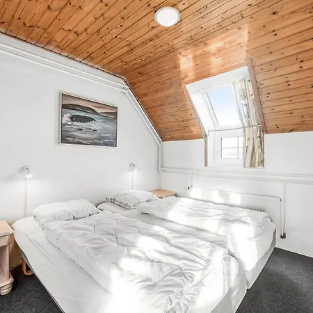 Dom wakacyjny Family-friendly With Pool, Located Close To The North Sea In Vrist Harboør