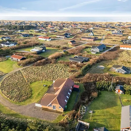 Dom wakacyjny Family-friendly With Pool, Located Close To The North Sea In Vrist