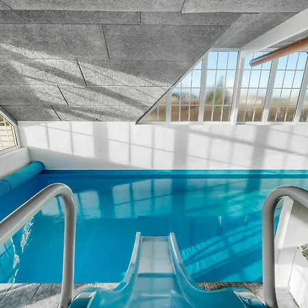 Family-friendly With Pool, Located Close To The North Sea In Vrist Dom wakacyjny